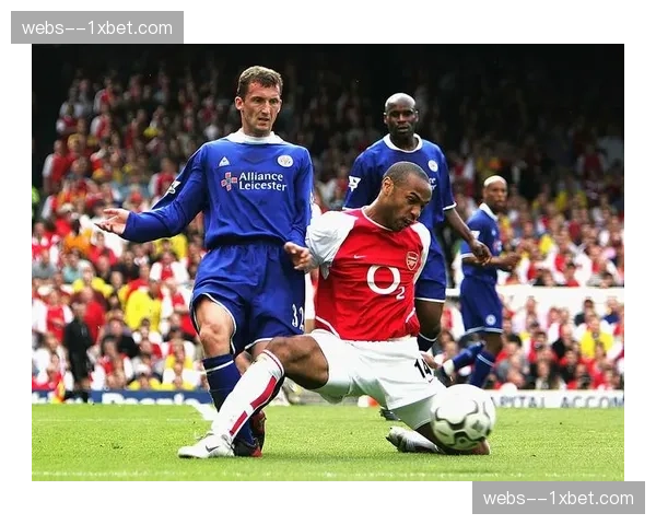 肯帕努远射吹响反击号角 铜梁龙外援中场掌控比赛节奏